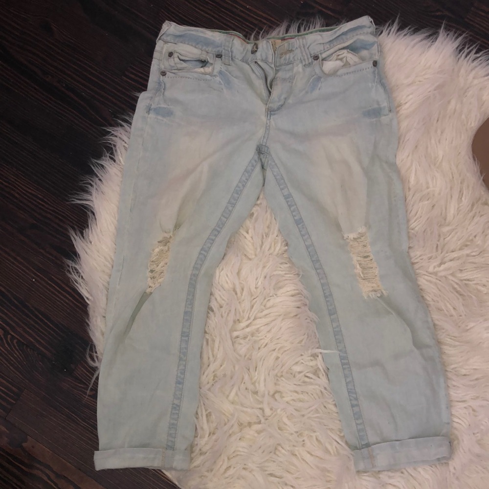 Distressed Boyfriend Jeans